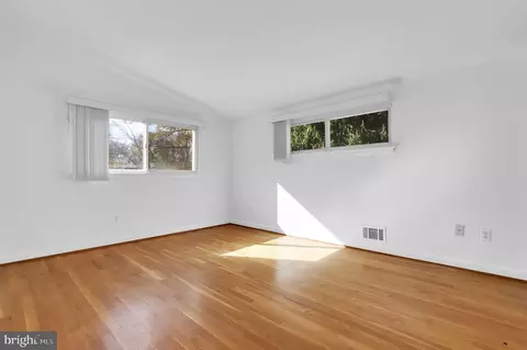 Bedroom - 500 Sisson St, Silver Spring, MD 20902 photo 1 of 4