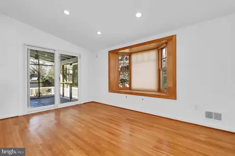 Living - 500 Sisson St, Silver Spring, MD 20902 photo 4 of 7
