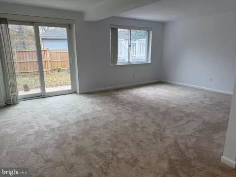 Living - 500 Sisson St, Silver Spring, MD 20902 photo 5 of 7
