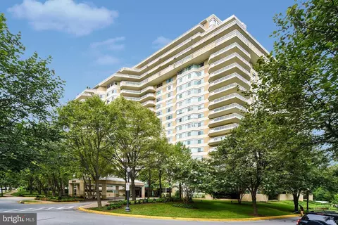 5600 Wisconsin Ave #PH-17C, Chevy Chase, MD 20815
