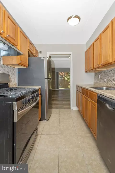 Kitchen - 3342 Hewitt Ave #3-1-B, Silver Spring, MD 20906 photo 8 of 8