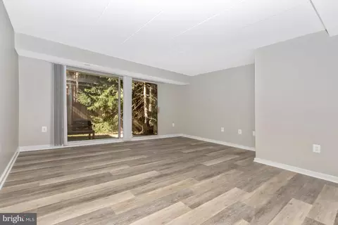 Living - 3342 Hewitt Ave #3-1-B, Silver Spring, MD 20906 photo 3 of 10