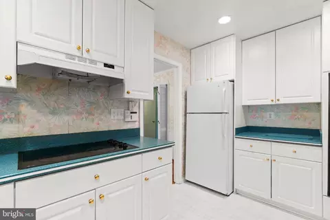 Kitchen - 3012 Bluff Point Ln, Silver Spring, MD 20906 photo 3 of 3