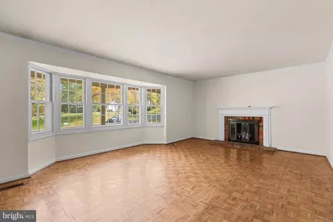 Living - 3012 Bluff Point Ln, Silver Spring, MD 20906 photo 1 of 5