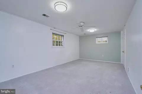 225 Rolling Rd, Gaithersburg, MD 20877 photo 42