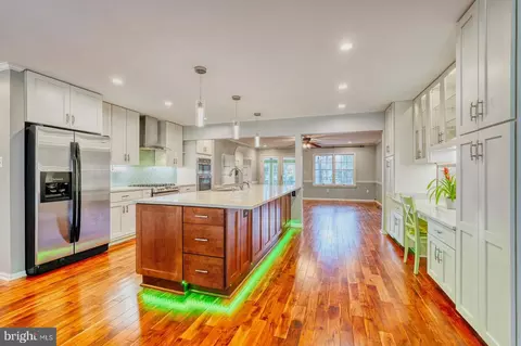 225 Rolling Rd, Gaithersburg, MD 20877 photo 15