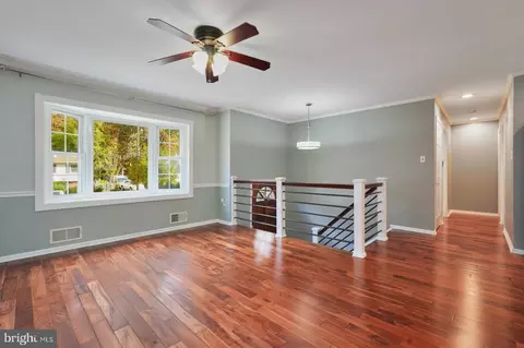 225 Rolling Rd, Gaithersburg, MD 20877 photo 9