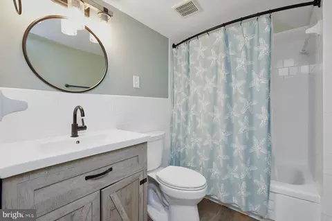 225 Rolling Rd, Gaithersburg, MD 20877 photo 49
