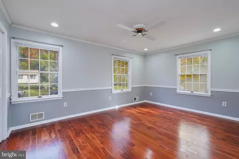 225 Rolling Rd, Gaithersburg, MD 20877 photo 35