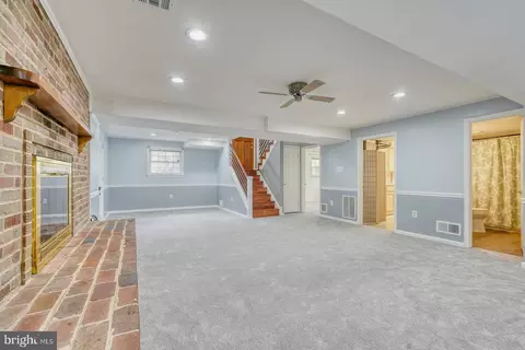 225 Rolling Rd, Gaithersburg, MD 20877 photo 40