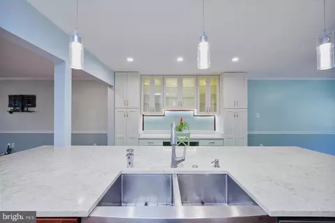 225 Rolling Rd, Gaithersburg, MD 20877 photo 17