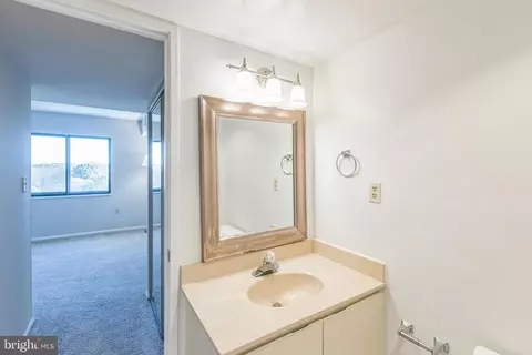 Bath - 15101 Interlachen Dr #1-1009, Silver Spring, MD 20906 photo 1 of 3