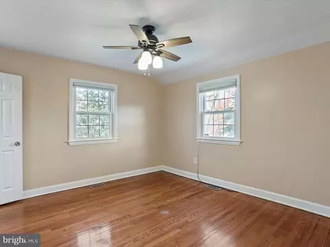 Bedroom - 808 Malcolm Dr, Silver Spring, MD 20901 photo 4 of 7