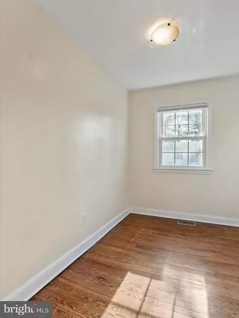 Bedroom - 808 Malcolm Dr, Silver Spring, MD 20901 photo 1 of 7