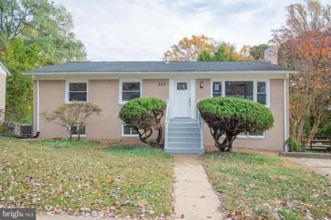 823 Malibu Dr, Silver Spring, MD 20901