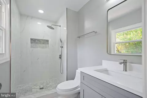 823 Malibu Dr, Silver Spring, MD 20901 photo 28