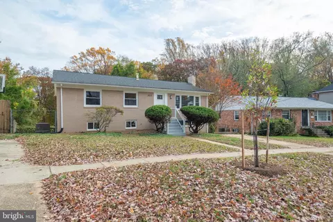 823 Malibu Dr, Silver Spring, MD 20901 photo 3