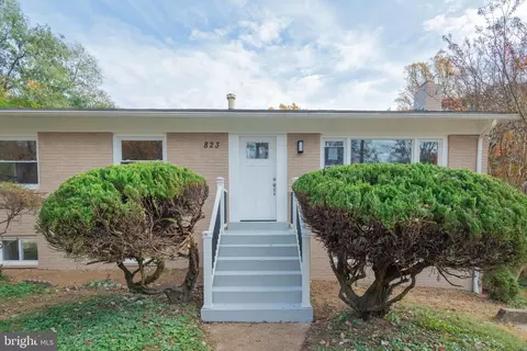 823 Malibu Dr, Silver Spring, MD 20901 photo 2