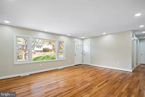 823 Malibu Dr, Silver Spring, MD 20901 photo 6