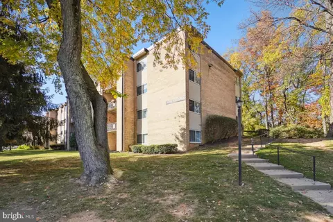12202 Braxfield Ct #215, Rockville, MD 20852