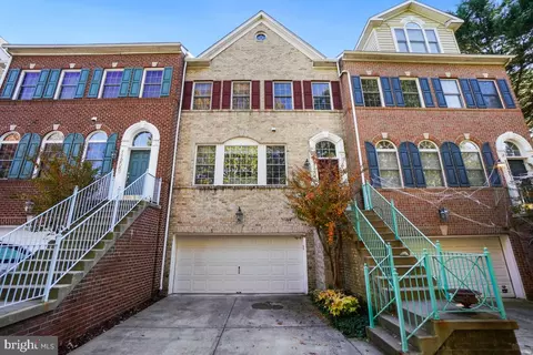 11203 Woodglen Dr, Rockville, MD 20852