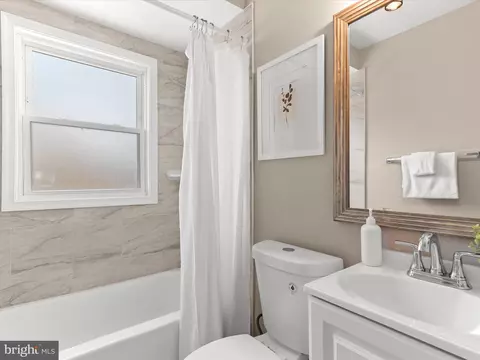 Bath - 9913 Markham St, Silver Spring, MD 20901 photo 1 of 5