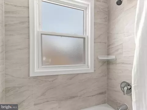Bath - 9913 Markham St, Silver Spring, MD 20901 photo 2 of 5