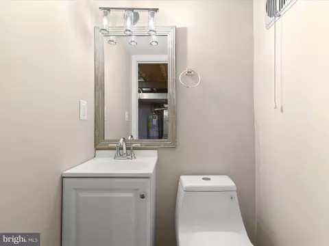 Bath - 9913 Markham St, Silver Spring, MD 20901 photo 5 of 5