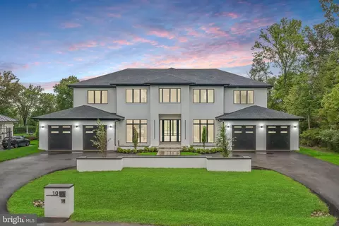 10 Nantucket Ct, Potomac, MD 20854