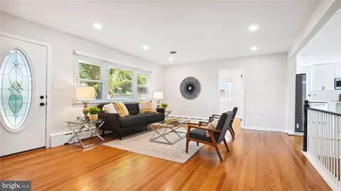 16215 Redland Rd, Rockville, MD 20855