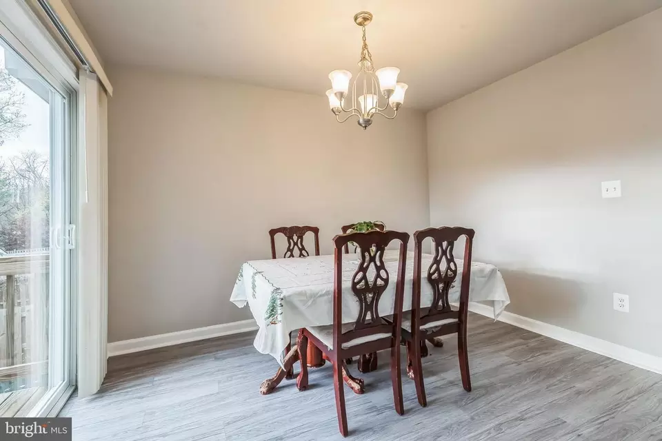 Dining - 9200 Oriole Pl, Gaithersburg, MD 20879 photo 2 of 3