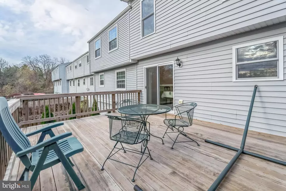 Exterior - 9200 Oriole Pl, Gaithersburg, MD 20879 photo 3 of 6