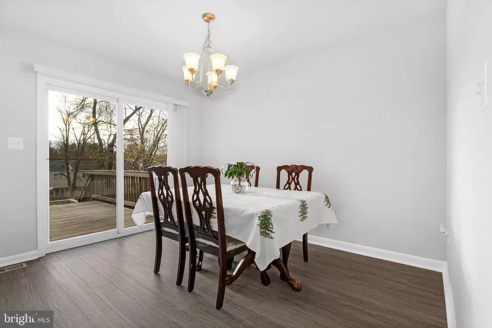 Dining - 9200 Oriole Pl, Gaithersburg, MD 20879 photo 3 of 3