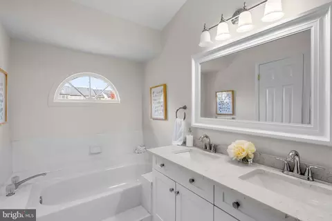 Bath - 2818 Strauss Ter, Silver Spring, MD 20904 photo 3 of 5