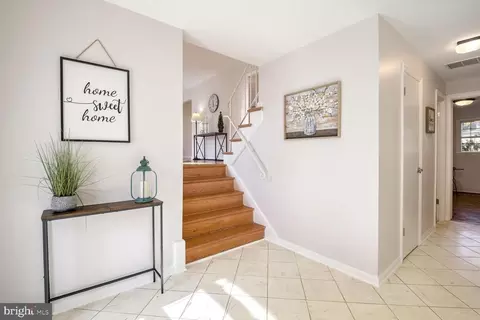 Entry Way - 810 Downs Dr, Silver Spring, MD 20904 photo 2 of 4
