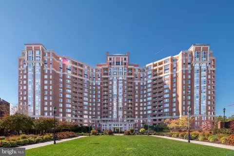 5809 Nicholson Ln #704, Rockville, MD 20852