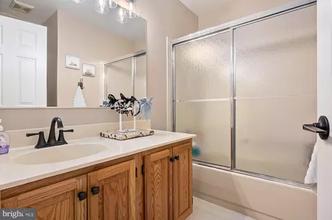 Bath - 16912 Macduff Ave, Olney, MD 20832 photo 4 of 4