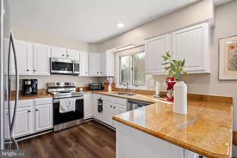 Kitchen - 16912 Macduff Ave, Olney, MD 20832 photo 2 of 4