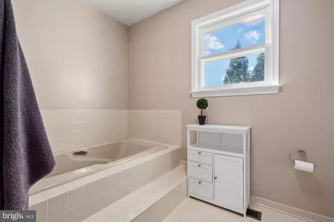 Bath - 16912 Macduff Ave, Olney, MD 20832 photo 2 of 4