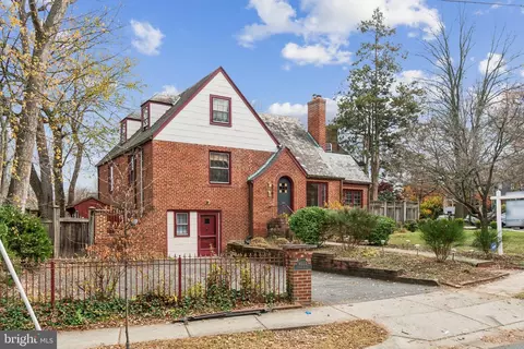 9303 Sutton Pl, Silver Spring, MD 20910