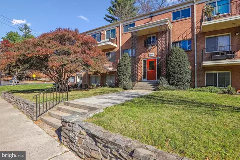 10600 Weymouth St #201, Bethesda, MD 20814