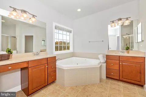 Bath - 18002 Bliss Dr, Poolesville, MD 20837 photo 2 of 5
