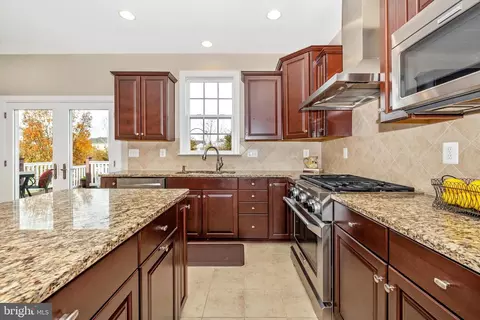 Kitchen - 18002 Bliss Dr, Poolesville, MD 20837 photo 5 of 5