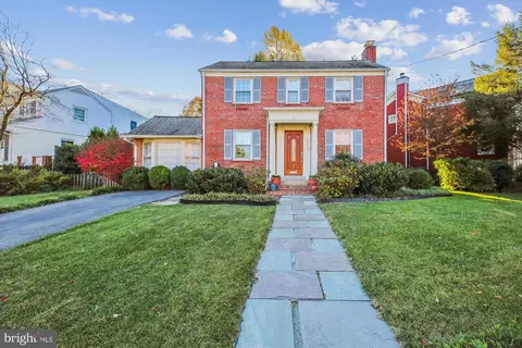 5214 Roosevelt St, Bethesda, MD 20814