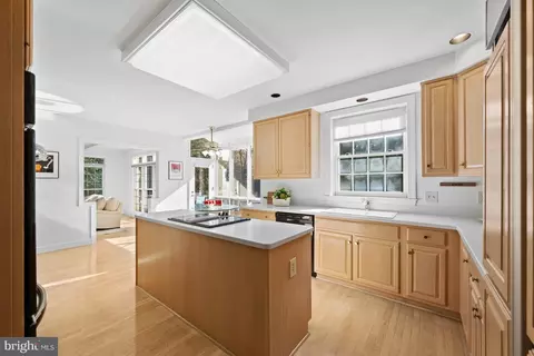 6 Meyer Point Ct, Potomac, MD 20854 photo 13