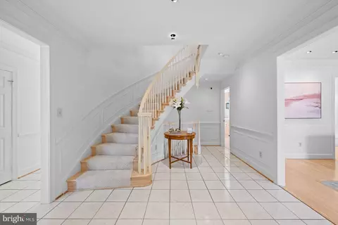 6 Meyer Point Ct, Potomac, MD 20854 photo 5