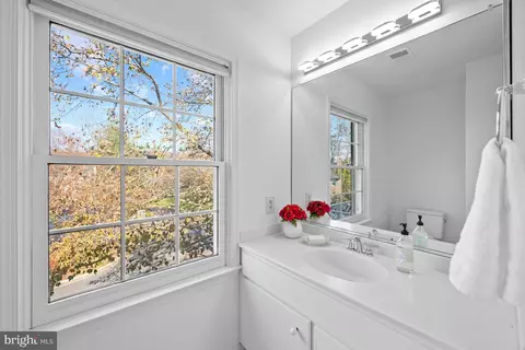 6 Meyer Point Ct, Potomac, MD 20854 photo 43