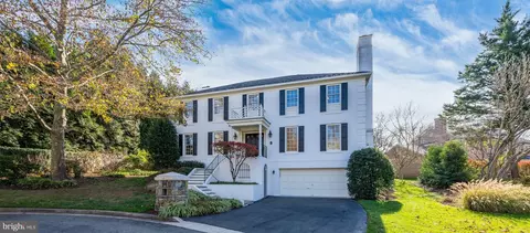 6 Meyer Point Ct, Potomac, MD 20854