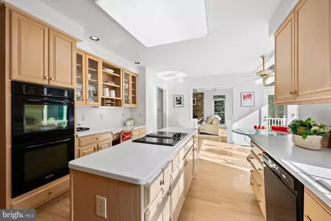 6 Meyer Point Ct, Potomac, MD 20854 photo 10