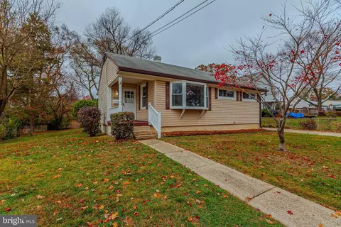 1114 Highwood Rd, Rockville, MD 20851
